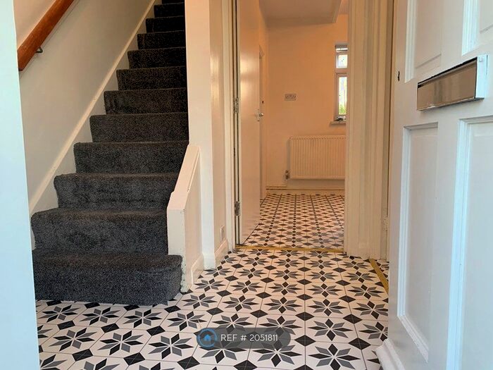 3 Bedroom Terraced House To Rent In Crayford Road, Crayford, DA1