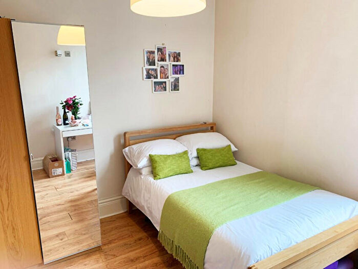 7 Bedroom Town House To Rent In Seymour Terrace, Seymour Street, Liverpool, Merseyside, L3