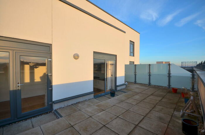 3 Bedroom Flat To Rent In The Boathouse, Ocean Drive, Gillingham, ME7