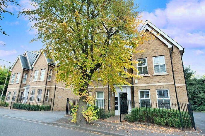 1 Bedroom Apartment To Rent In Avenue Road, Brentwood, Essex, CM14
