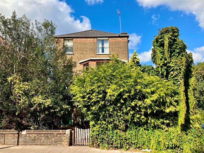 2 Bedroom Flat For Sale In Carleton Rd, N7