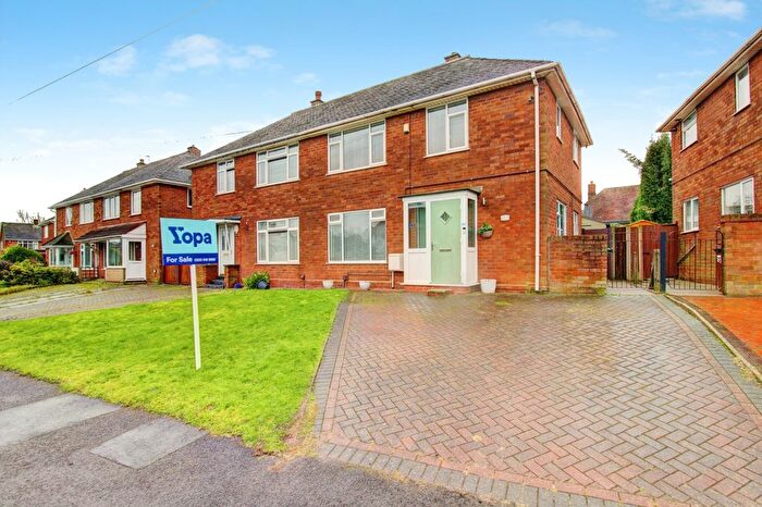 3 Bedroom Semi Detached House For Sale In Westgate, Walsall, WS9
