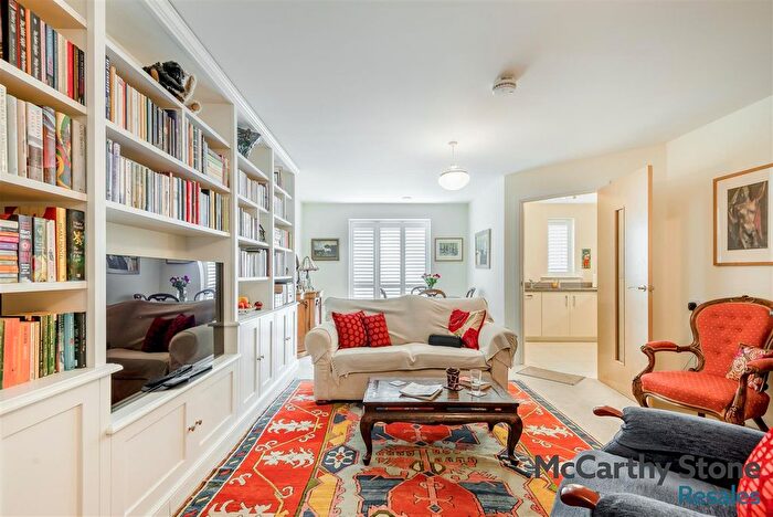 2 Bedroom Flat For Sale In Llanthony Place, St Ann Road, Gloucester, GL2