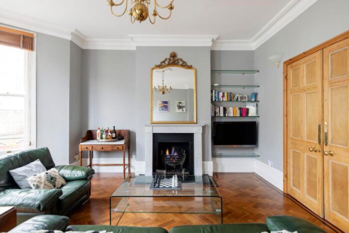 2 Bedroom Apartment For Sale In Dynham Road, West Hampstead, NW6