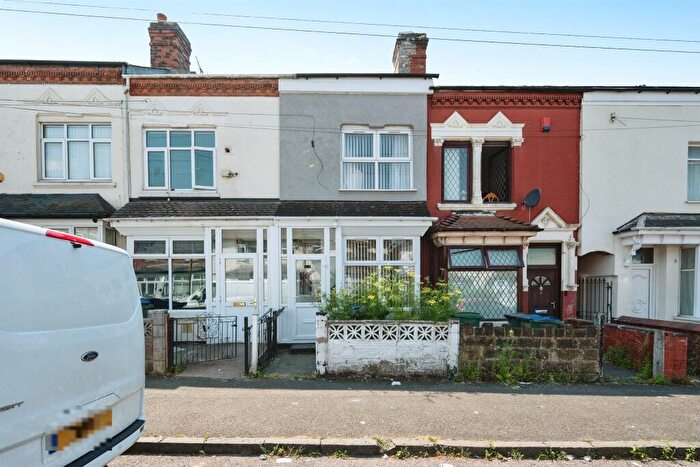 3 Bedroom Terraced House For Sale In Lonsdale Road, Smethwick, B66