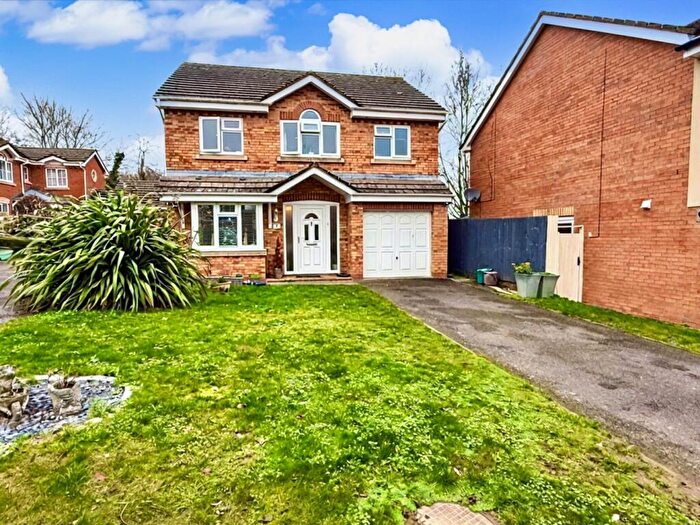 4 Bedroom Detached House For Sale In Roman Way, Daventry, Northamptonshire, NN11