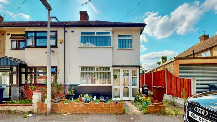 3 Bedroom House To Rent In Kelly Way, Chadwell Heath, RM6