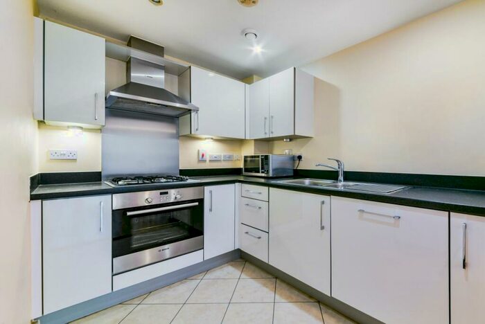 2 Bedroom Apartment To Rent In Royal Gallery, Kingston Upon Thames, KT2