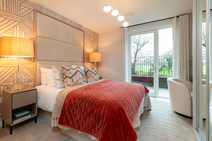 2 Bedroom Flat For Sale In " Bed Apartment" At The Fairway, Wembley, HA0