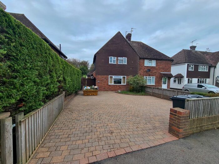 3 Bedroom Semi-Detached House To Rent In Lansdowne Drive, Hailsham BN27