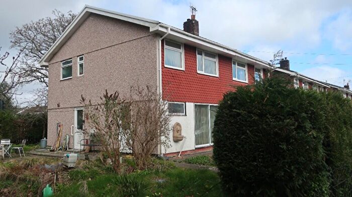 3 Bedroom Semi-Detached House For Sale In Wallis Drive, Penpedairheol, Hengoed, Caerphilly, CF82