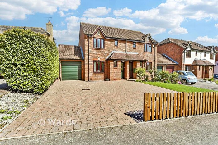 3 Bedroom Semi-Detached House For Sale In Howlsmere Close, Halling, Rochester, Kent, ME2