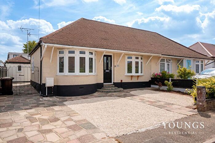 2 Bedroom Semi-Detached Bungalow For Sale In Northern Avenue, Benfleet, SS7