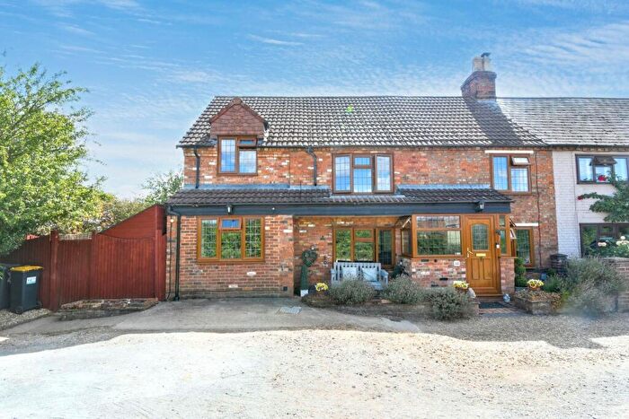 4 Bedroom Semi-Detached House For Sale In Potters Cross, Wootton, Bedford, MK43