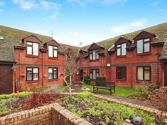 1 Bedroom Flat For Sale In Oakmeadow Court, St. Mellons, Cardiff, CF3