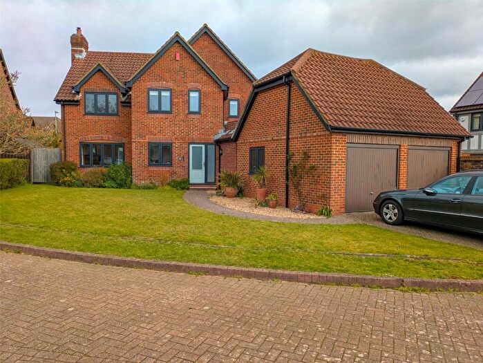 4 Bedroom Detached House For Sale In Emmons Close, Hamble, Southampton, Hampshire, SO31