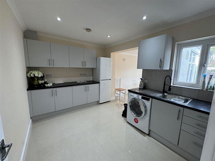 4 Bedroom Semi-Detached House To Rent In Parkfield Road, Feltham, TW13