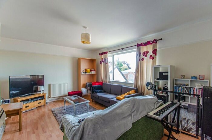 2 Bedroom Flat For Sale In Cannon House, Queen Street, Hitchin, Hertfordshire, SG4