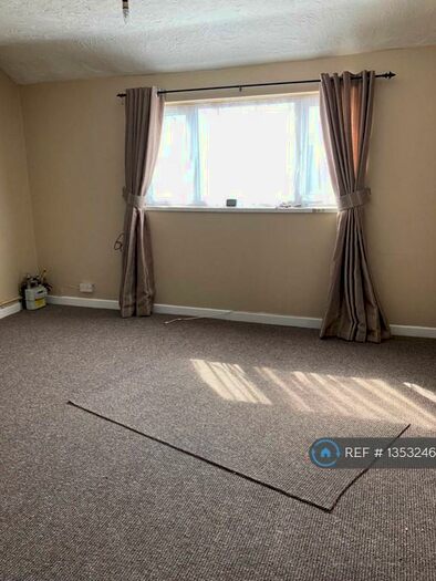 1 Bedroom Flat To Rent In Taibach, Port Talbot, SA13