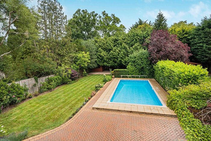 4 Bedroom Detached House For Sale In Pine Grove, Brookmans Park, Hatfield, AL9