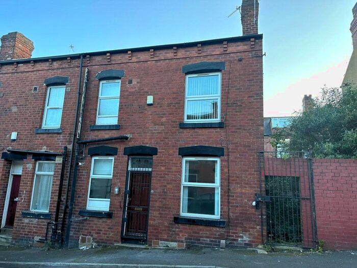 2 Bedroom Terraced House To Rent In Woodview Terrace, Beeston, Leeds, LS11