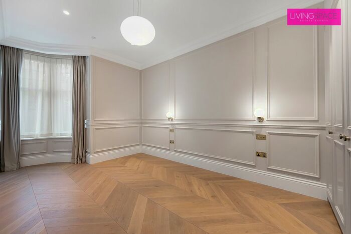 3 Bedroom Flat To Rent In Dury Road, Hadley Wood, EN5