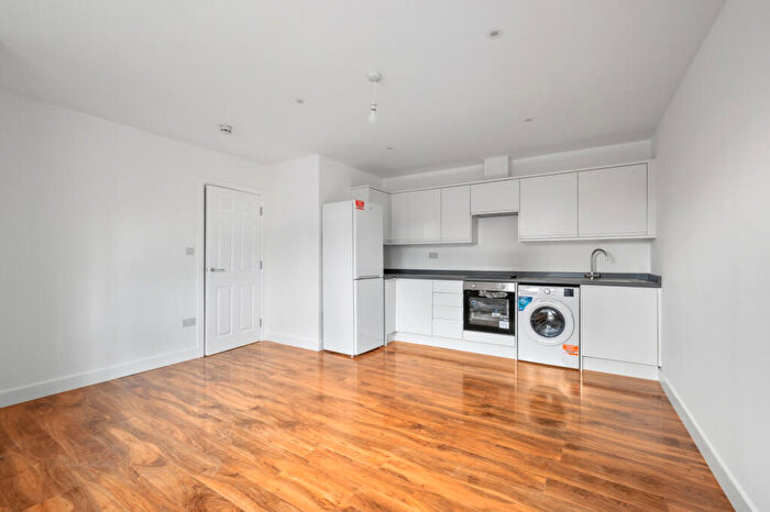 1 Bedroom Apartment To Rent In St. Mark's Hill, Surbiton, KT6