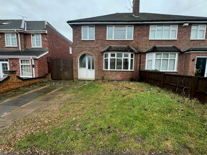 3 Bedroom Semi-Detached House To Rent In Fernhurst Road, Leicester, LE3