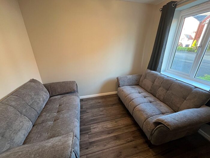 4 Bedroom Semi-Detached House To Rent In Hoskins Lane, Middlesbrough, North Yorkshire, TS4