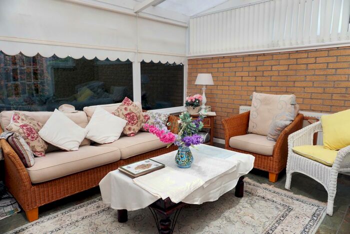 3 Bedroom Detached Bungalow For Sale In Dunrobin Crescent, Stewartfield, East Kilbride G74