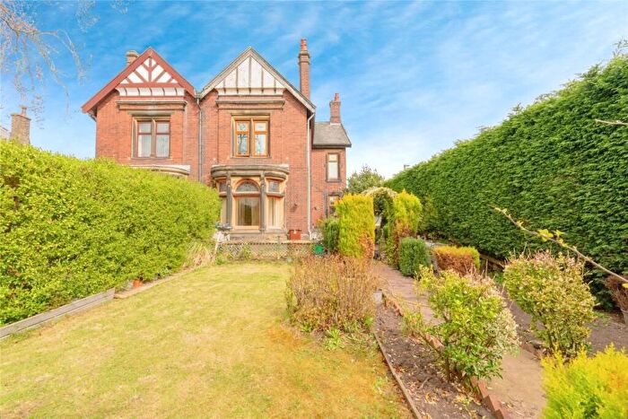 8 Bedroom Semi-Detached House For Sale In Colne Road, Burnley, BB10