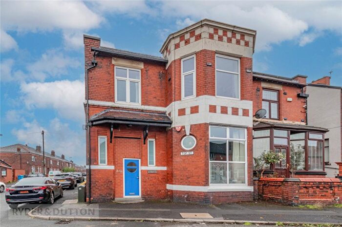 4 Bedroom Semi Detached House For Sale In Top Street, Oldham, Greater Manchester, OL4