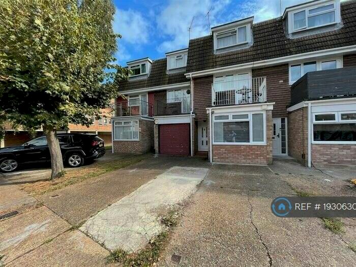 4 Bedroom Terraced House To Rent In Peartree Close, South Ockendon, RM15