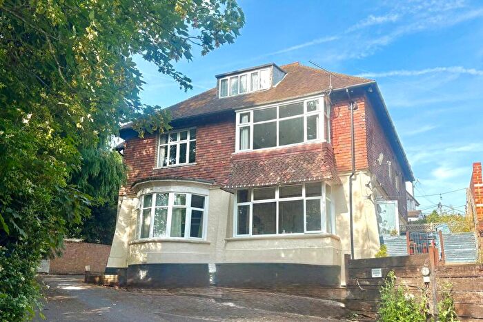 2 Bedroom Flat For Sale In The Warren, Aldershot, Hampshire, GU11