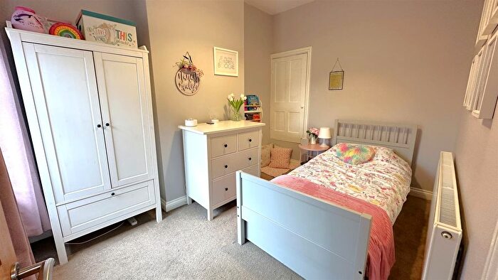 3 Bedroom End Of Terrace House For Sale In Holly Road, Kings Norton, Birmingham, B30