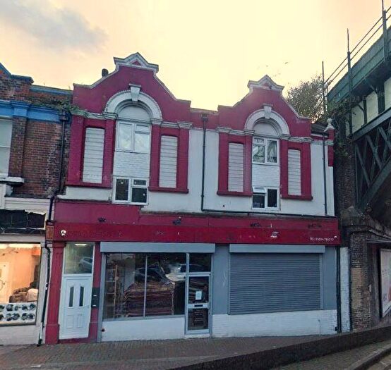 2 Bedroom Apartment To Rent In Luton Road, Chatham, ME4