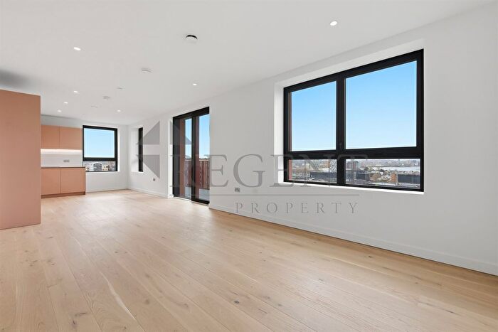 2 Bedroom Flat To Rent In Singer Apartments, East Parkside, SE10