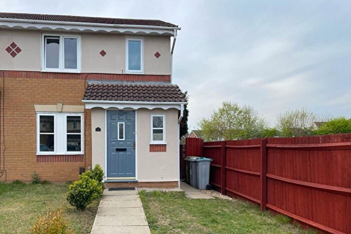 3 Bedroom Semi-Detached House For Sale In Farmers Walk, Newark, NG24