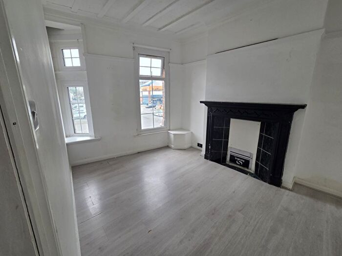 2 Bedroom Flat To Rent In London Road, Westcliff-On-Sea, SS0