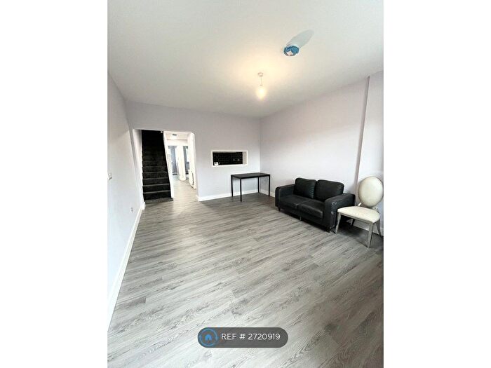 3 Bedroom Flat To Rent In East Barnet Road, Barnet, EN4