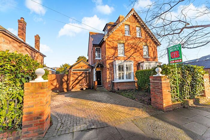 4 Bedroom Semi Detached House For Sale In Leacroft Close, Staines-Upon-Thames, TW18