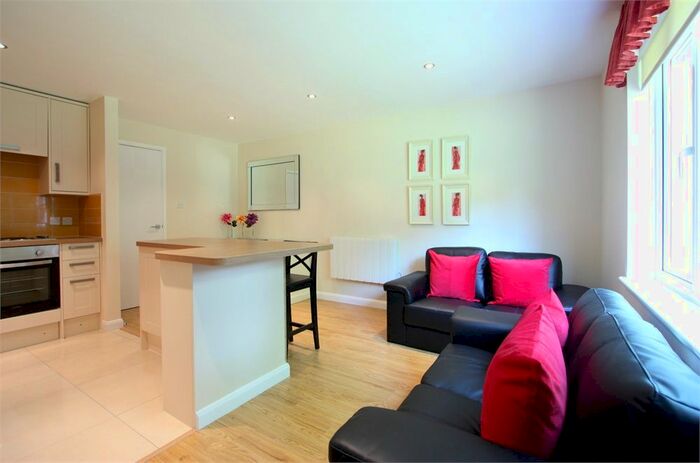 1 Bedroom Flat To Rent In Henley Drive, London, SE1