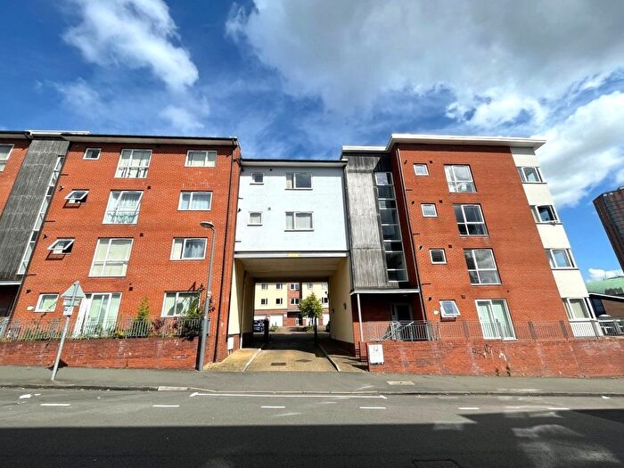 2 Bedroom Flat To Rent In Great Colmore Street, Birmingham, West Midlands, B15