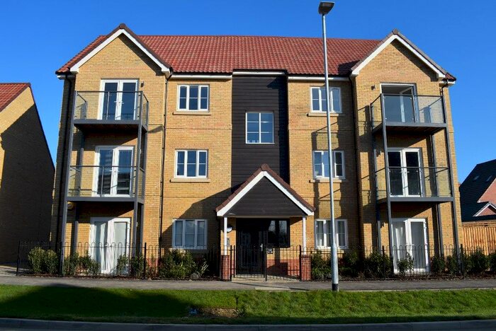 2 Bedroom Flat To Rent In Newland Avenue, Bishop's Stortford, CM23