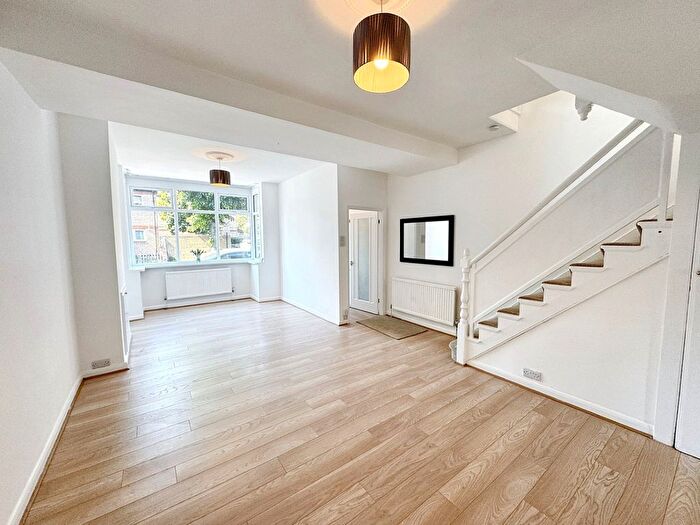 3 Bedroom Property To Rent In Harrow Road, Leytonstone, E11