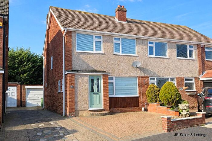 3 Bedroom Semi-Detached House For Sale In Willow Close, West Cheshunt, EN7