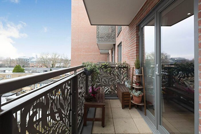 1 Bedroom Flat For Sale In Edwin Street, London, E16