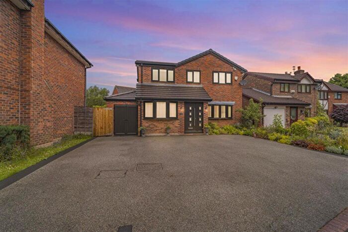 4 Bedroom Detached House For Sale In The Crofters, Sale, M33