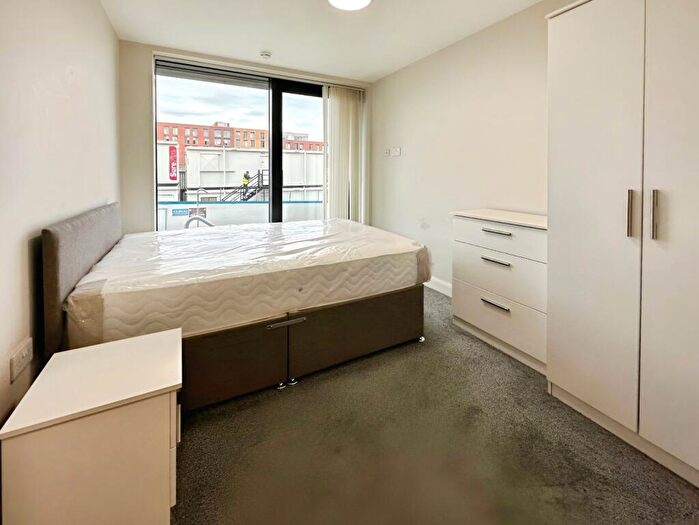 1 Bedroom Flat To Rent In Skinner Lane, Leeds, West Yorkshire, LS7