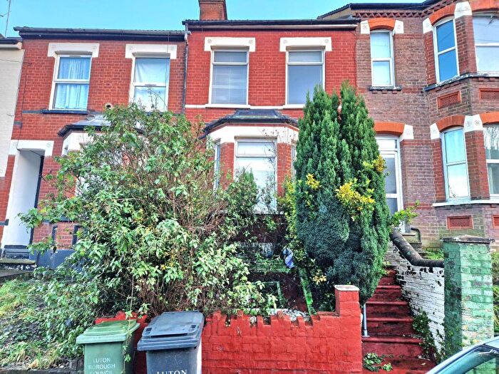4 Bedroom House To Rent In Ashton Road Luton, LU1